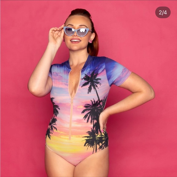 BlackMilk Miami Sunset Short Sleeve Reef Suit - Picture 3 of 4